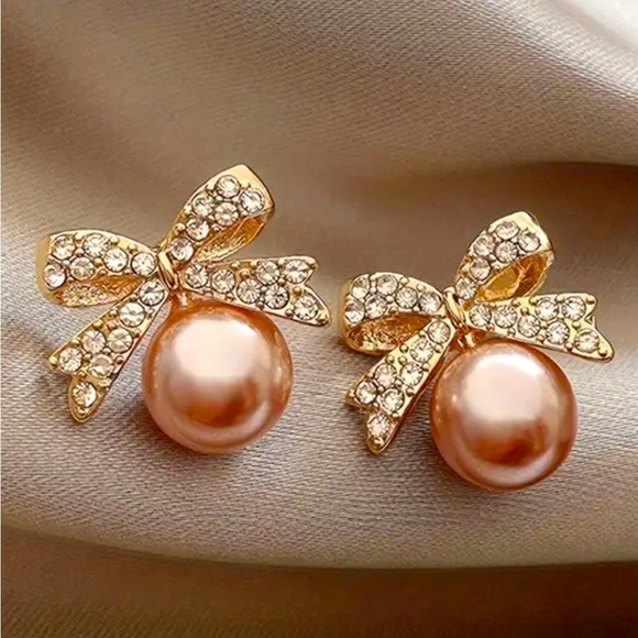EARRINGS DELICATE BOW WITH IMITATION PEARL DESIGN STUD - Picture 5 of 6